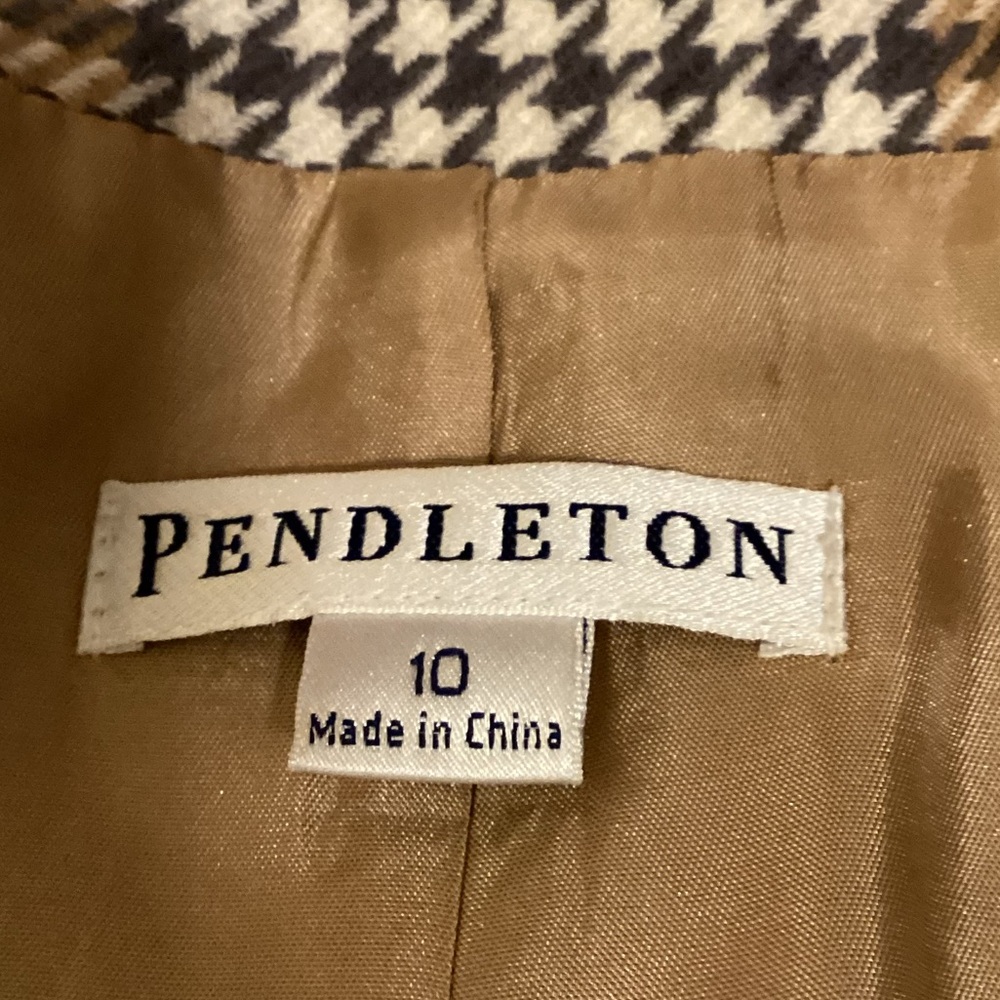 Pendleton Women's Plaid Lombard Wool Walker Coat - Picture 7 of 9